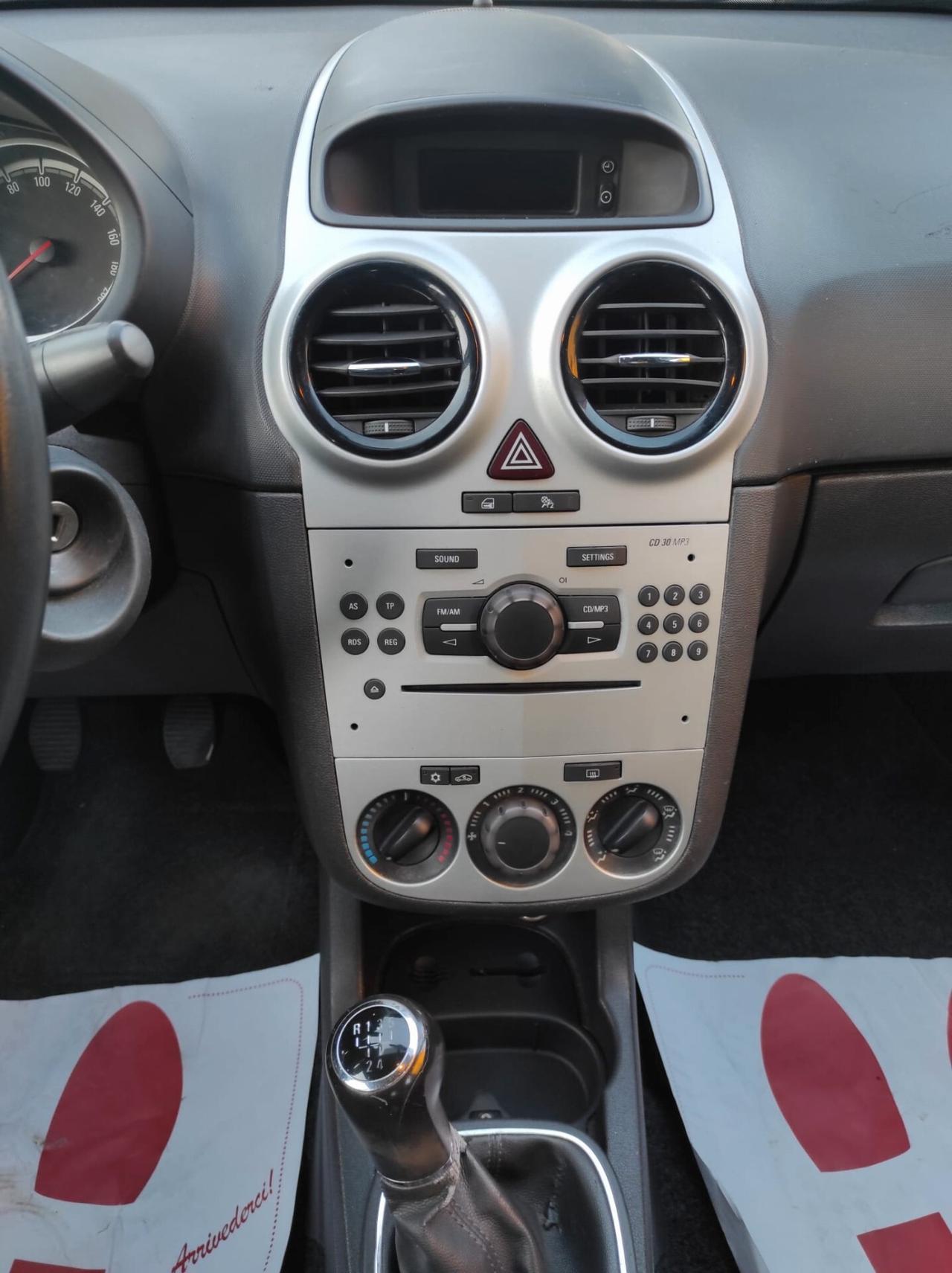 Opel Corsa 1.2 5 porte Cosmo