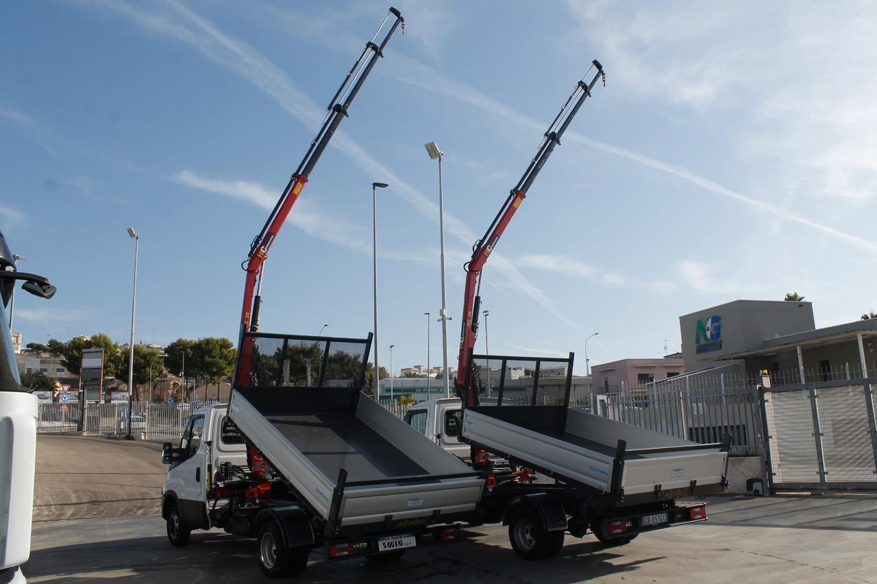 Iveco daily 35-140 cassone ribaltabile trilaterale e grù nuovi.