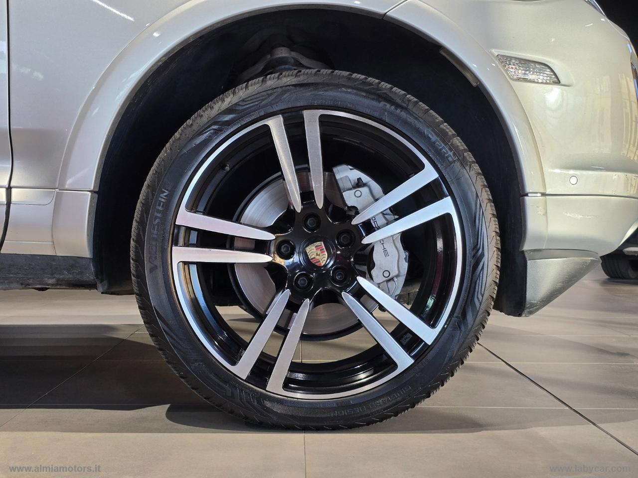 PORSCHE Cayenne S