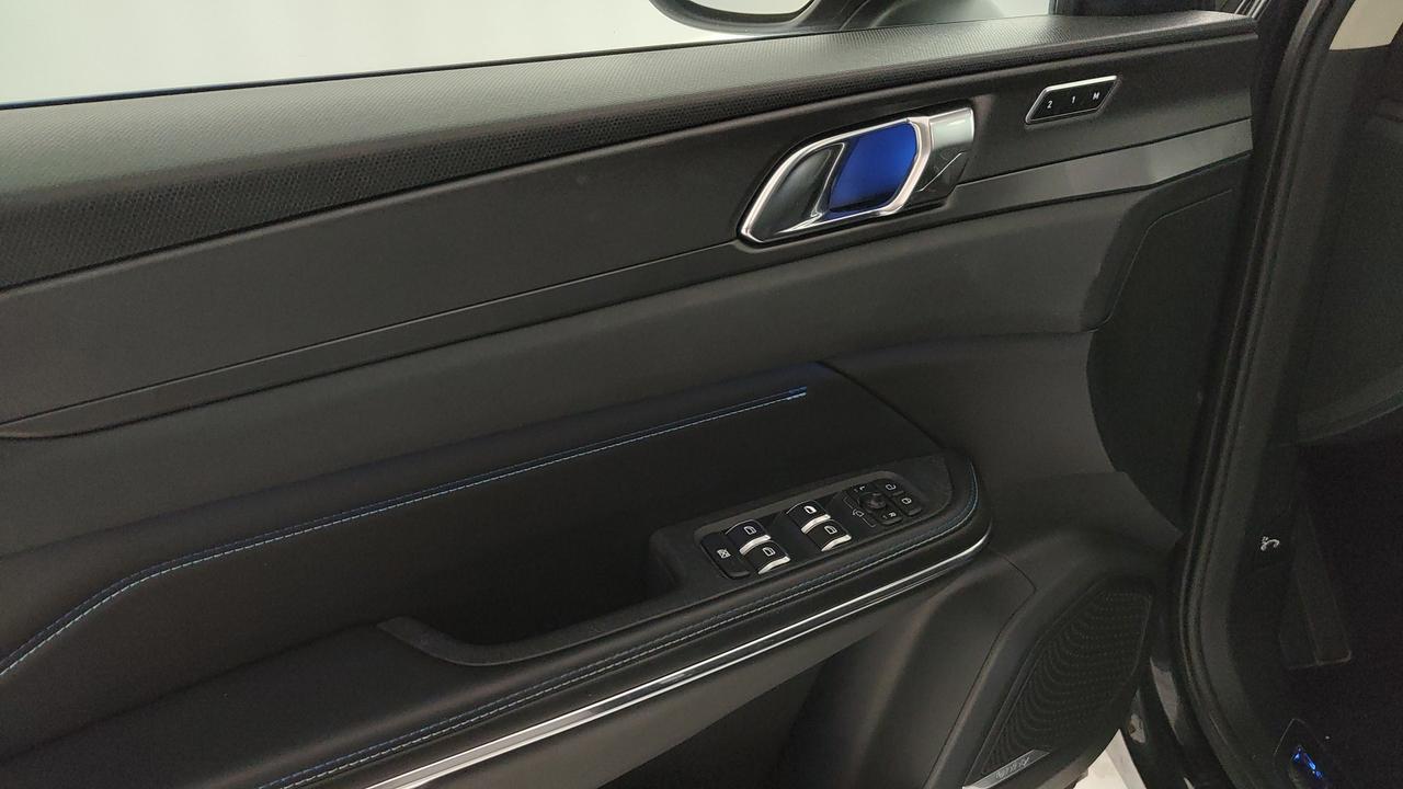 LYNK & CO 01 1.5 td phev auto