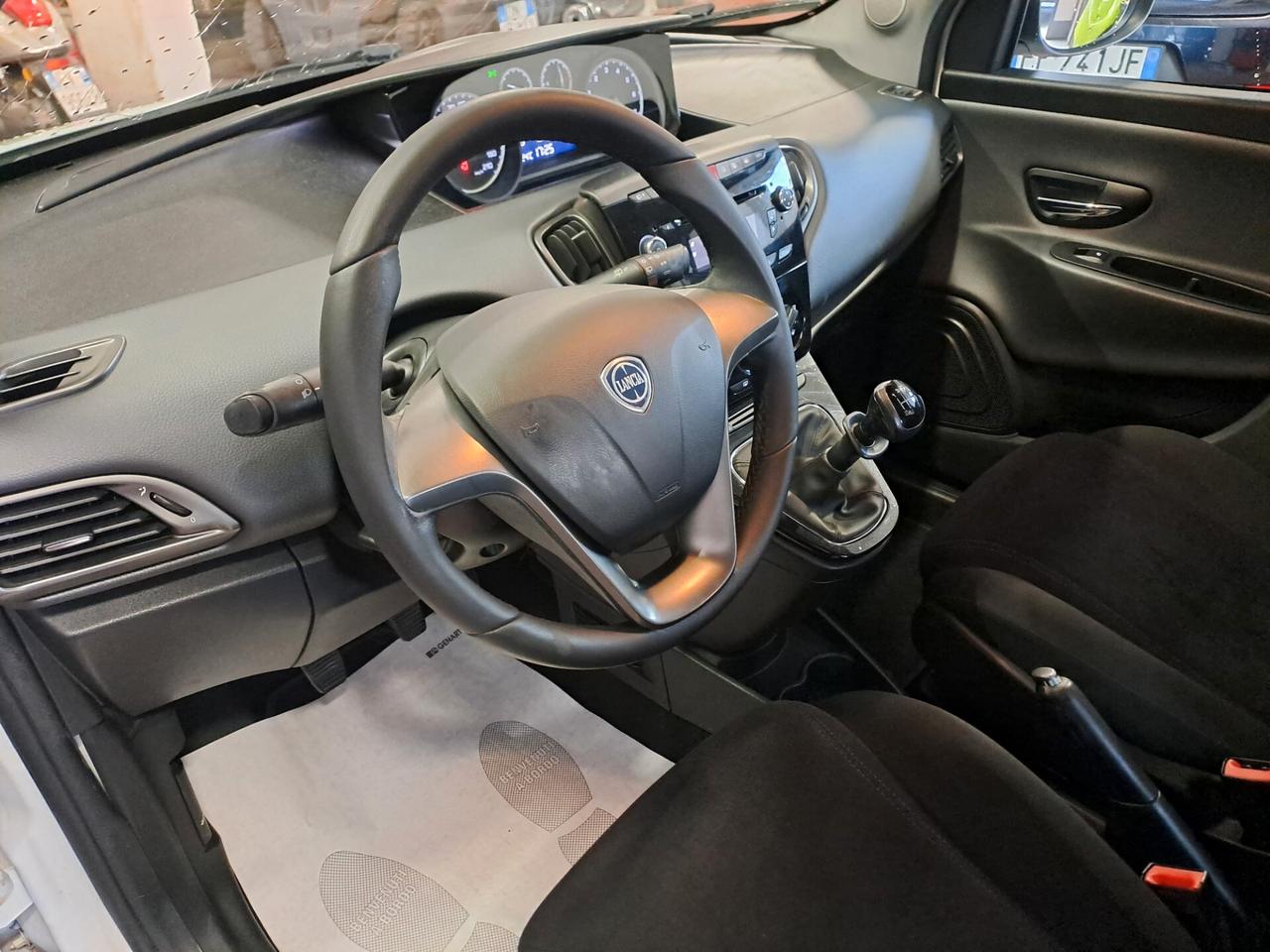 LANCIA YPSILON 1.2 BENZINA *OK NEOPATENTATI*