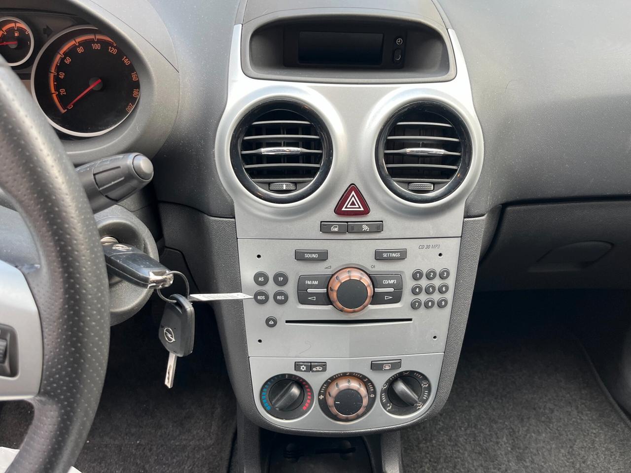 Opel Corsa 1.4 16V 3 porte Sport