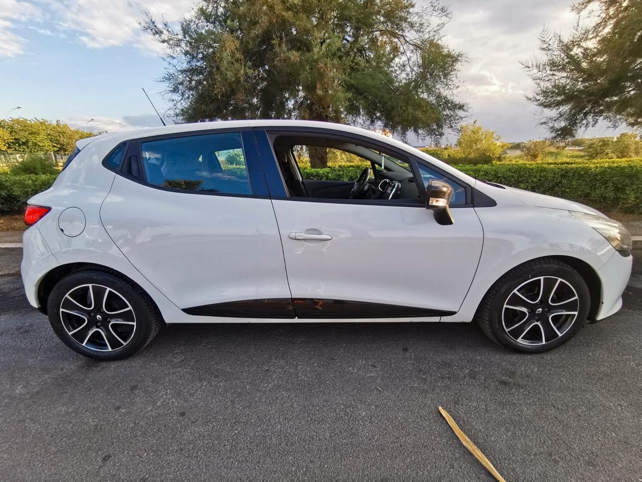 Renault Clio 1.5 dCi 8V 75CV 5 porte Live 2014