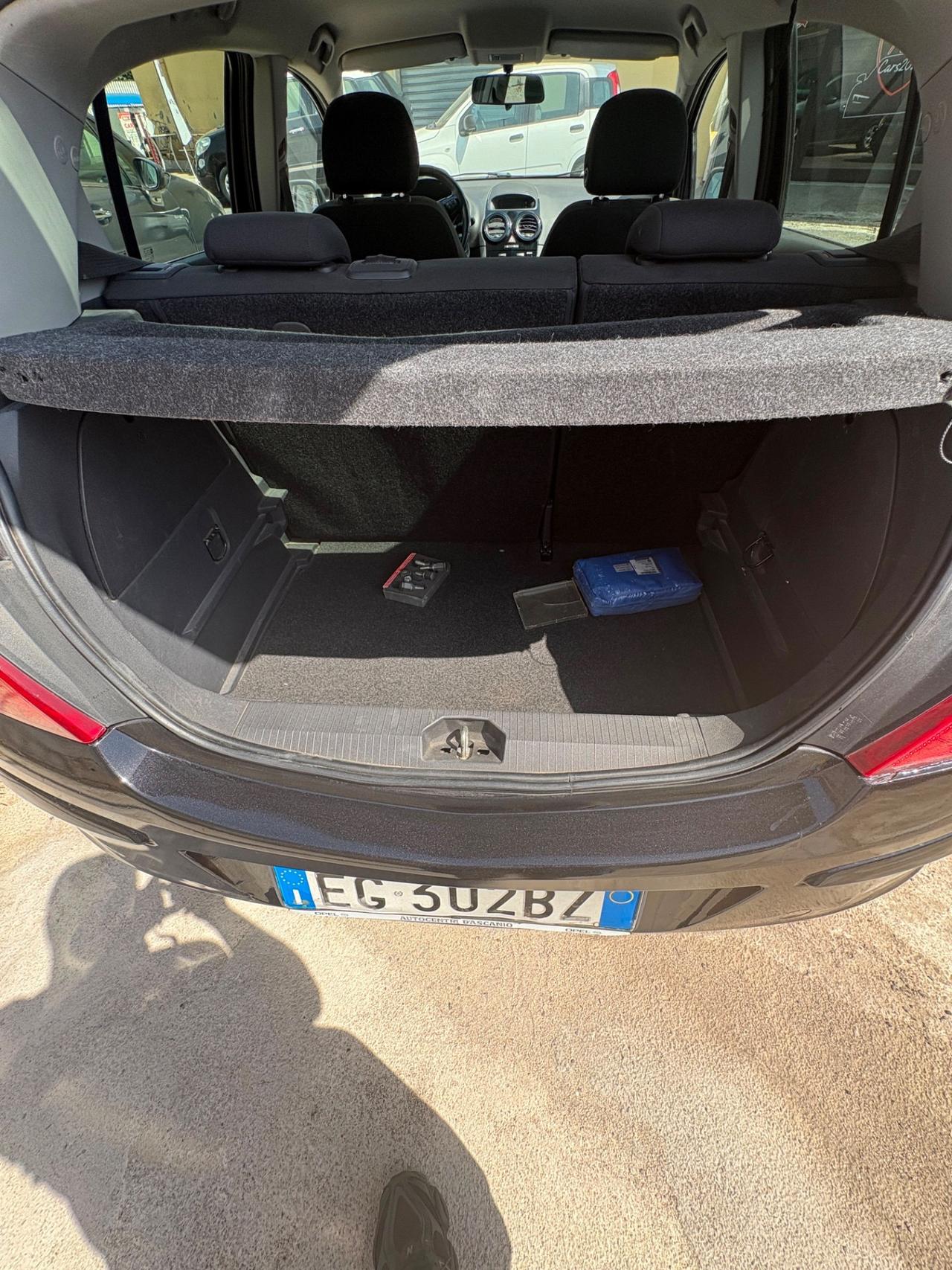 Opel Corsa 1.2 5 porte Club