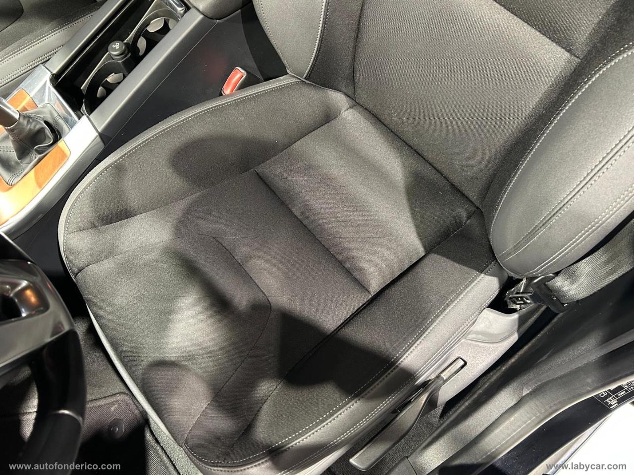 VOLVO XC60 D4 R-design Momentum