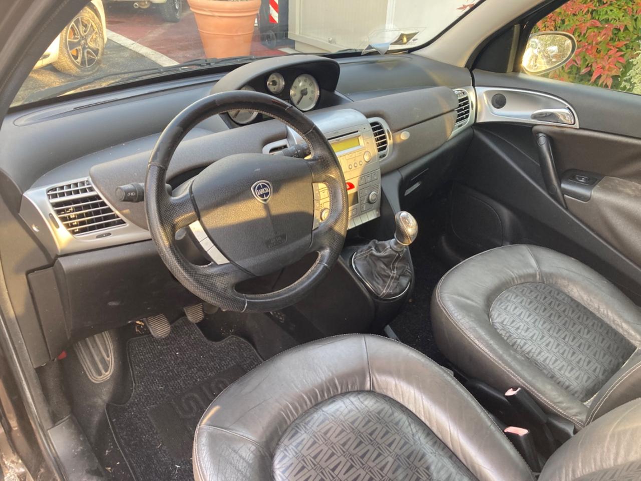 LANCIA YPSILON KM139.817(EDIZIONE LIMITATA VERSUS)