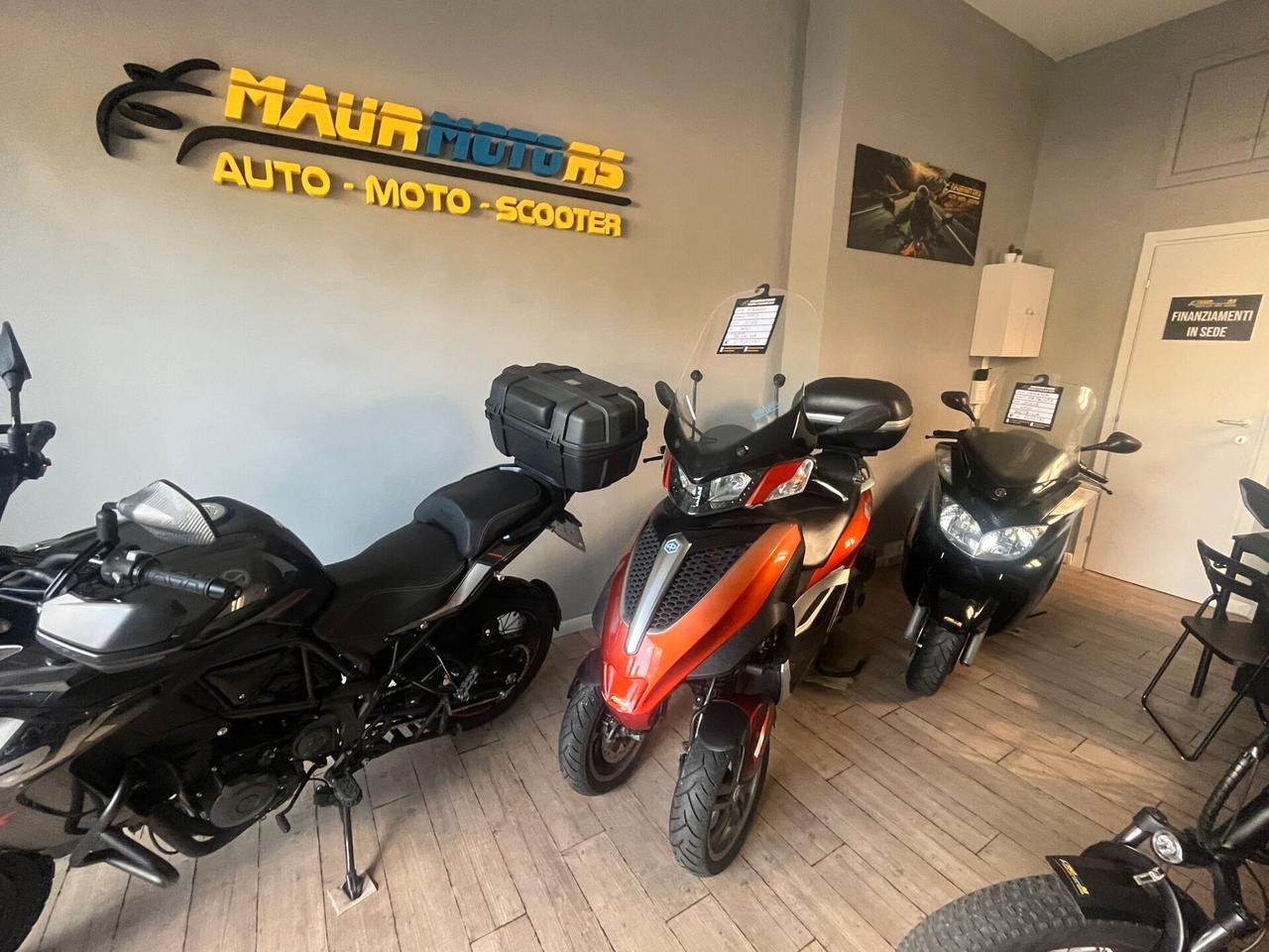 PIAGGIO MP3 300