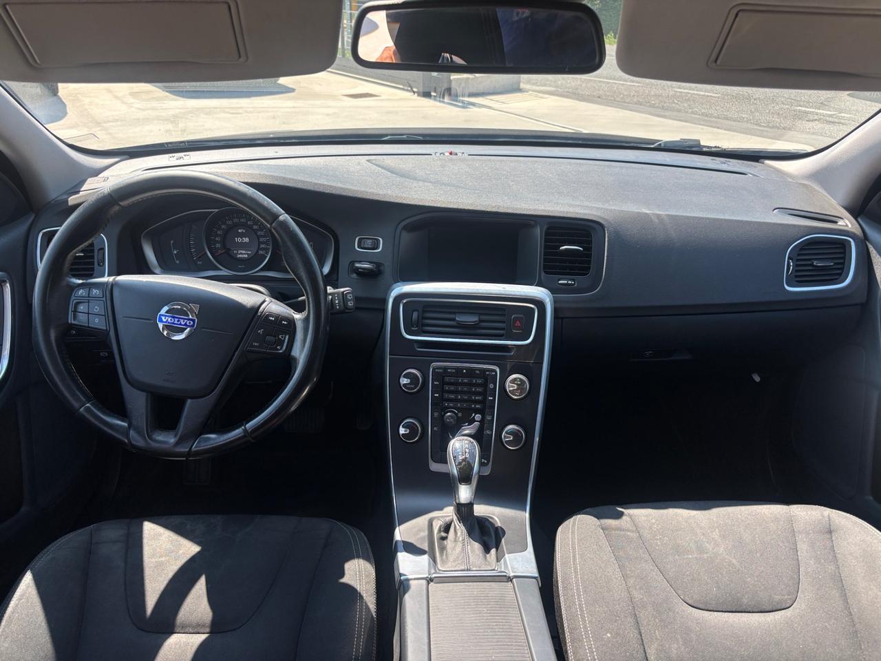 Volvo V60 D2 1.6 Powershift Momentum
