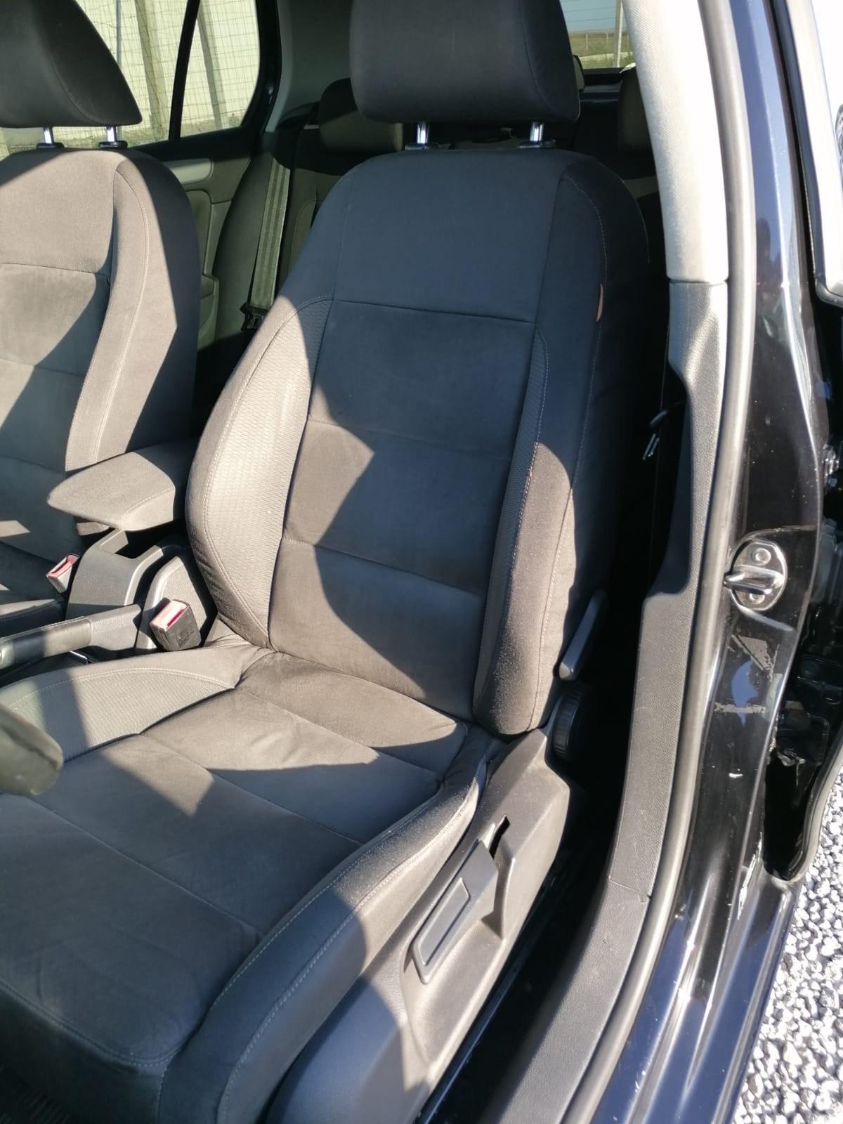 Volkswagen Golf 1.6 TDI DPF 3p. Highline