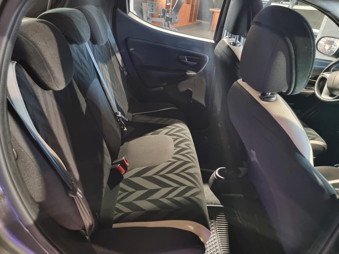 Lancia Ypsilon 1.2 69 CV 5 porte Gold