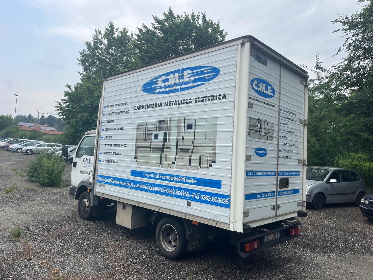 Nissan Cabstar E-120/furgone/3posti e 3Porte