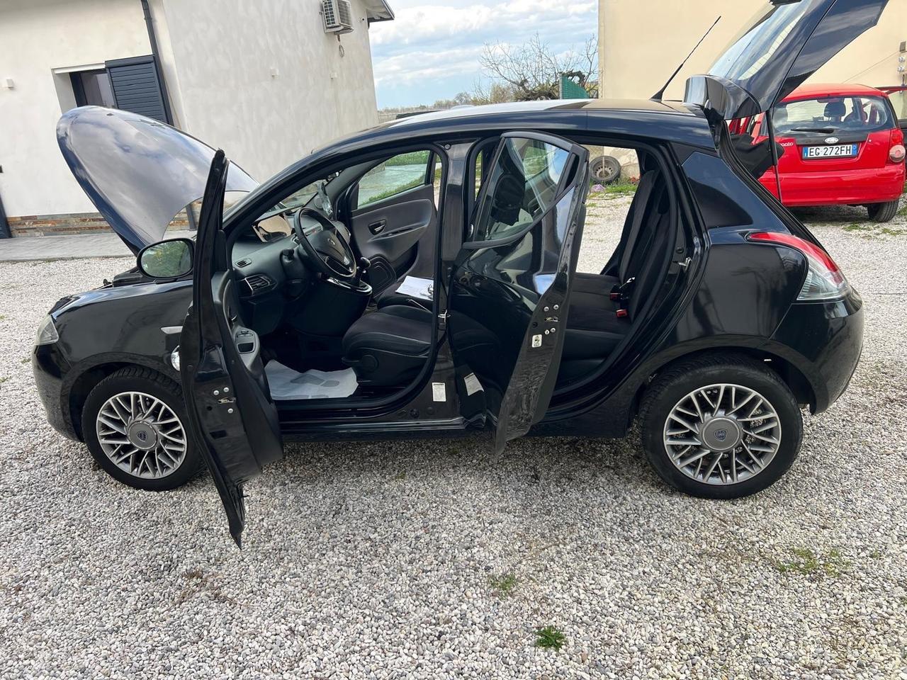 Lancia Ypsilon 1.2 69 CV 5 porte GPL Ecochic Gold