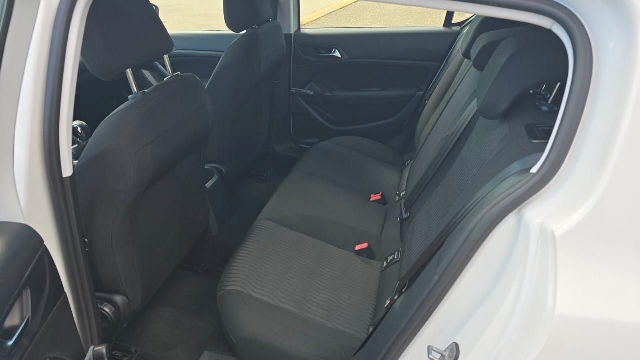 Peugeot 308 BlueHDi 100 S&S Active
