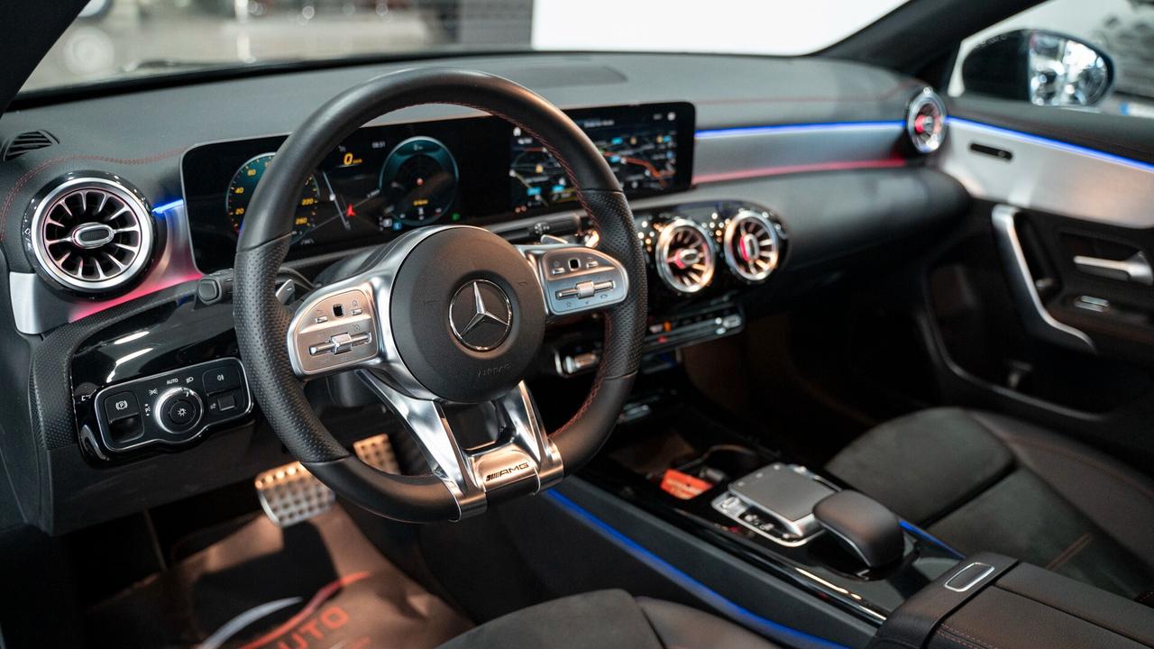 Mercedes-benz CLA 180 D COUPE PREMIUM PLUS AMG 19" PACK LUCI XENO PELLE FULL OPTIONAL