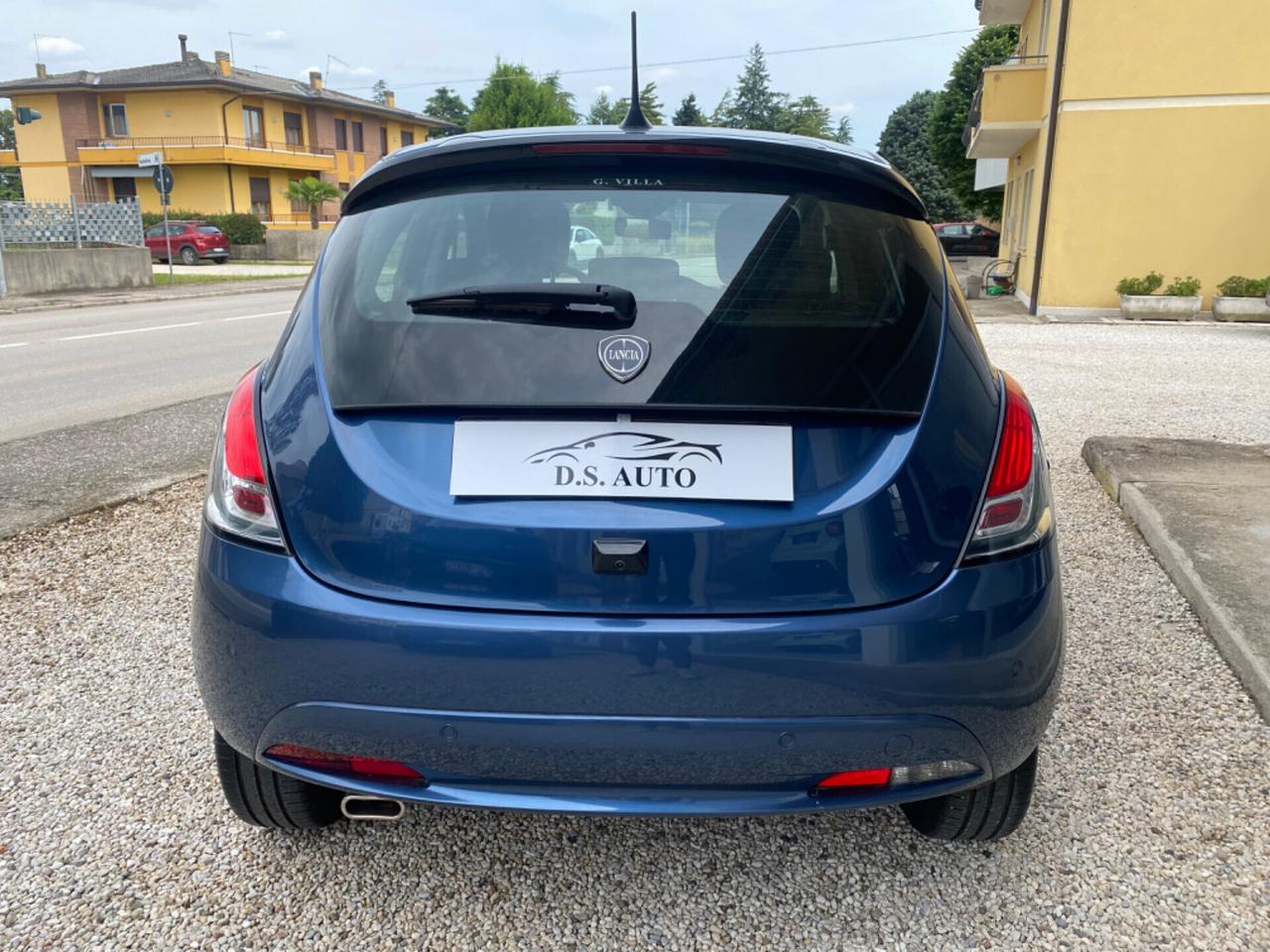 Lancia Ypsilon 5 porte Hybrid Platino solo 3600 Km !!