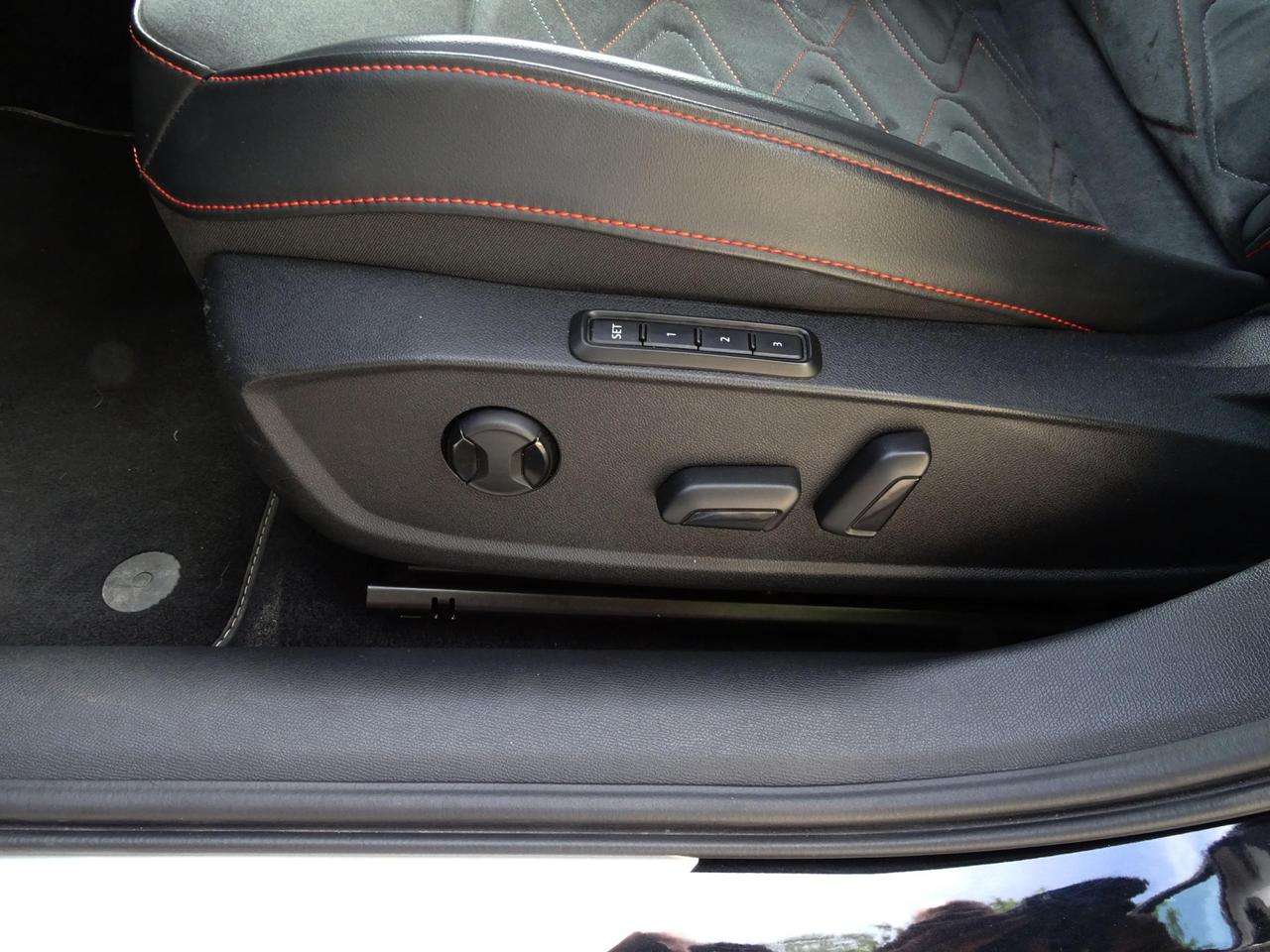 SEAT Leon 1.4 e-HYBRID 204 CV DSG FR PLUG IN *UNIPRO*