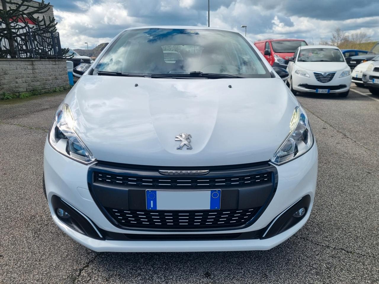 Peugeot 208 PureTech 82 5 porte Allure