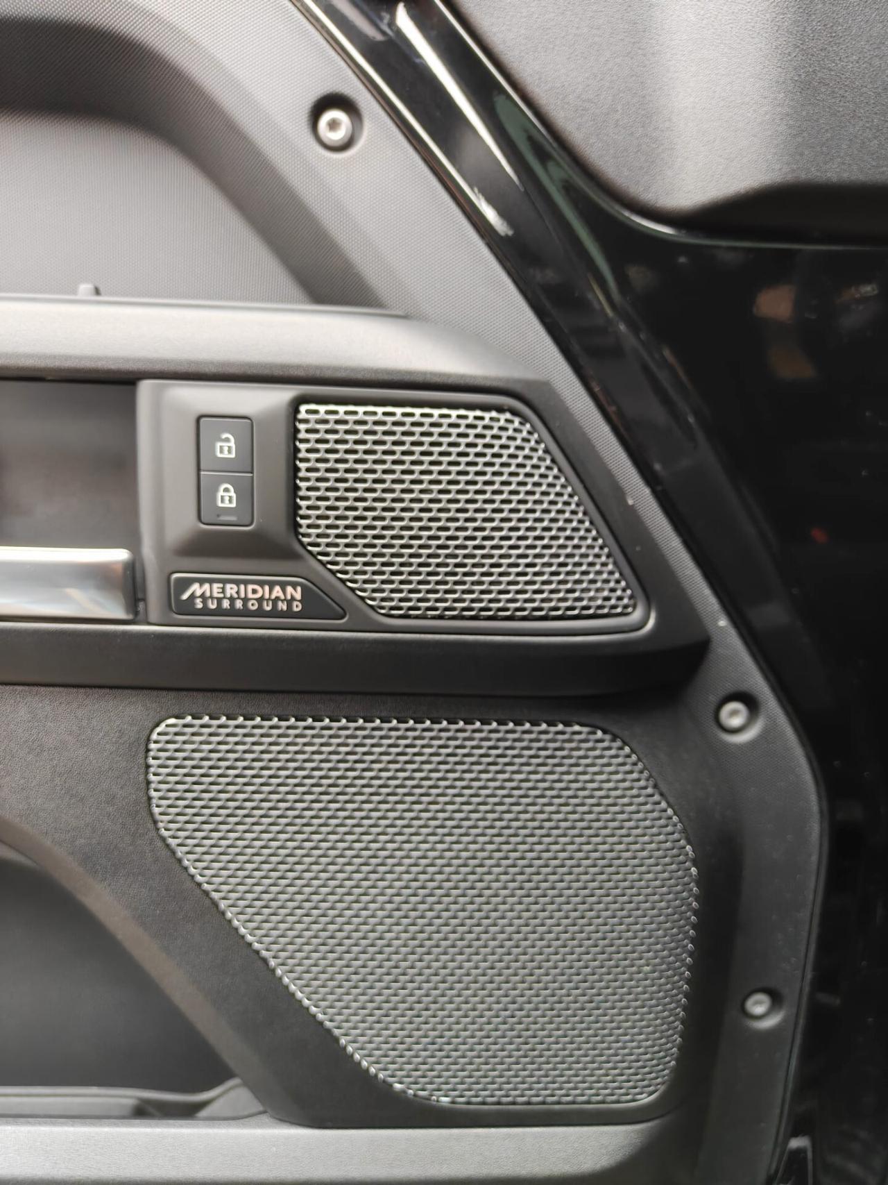 Land Rover Defender 110 5.0 V8 525 CV AWD Auto