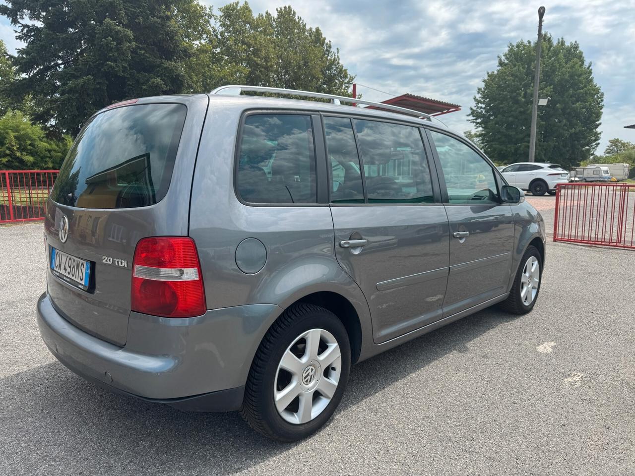 Volkswagen Touran 2.0 TDI Trendline Van - 7 POSTI
