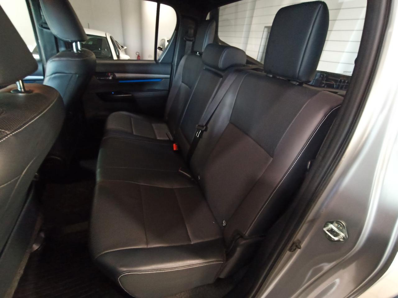 Toyota Hilux Hilux 2.8 d double cab Invincible 4wd auto*