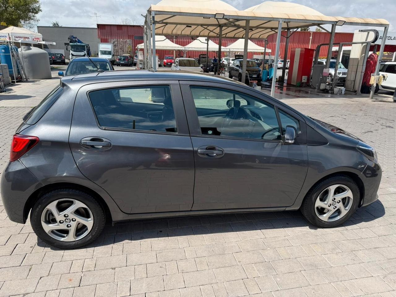 Toyota Yaris 1.5 Hybrid Automatica – GARANZIA 12 MESI!
