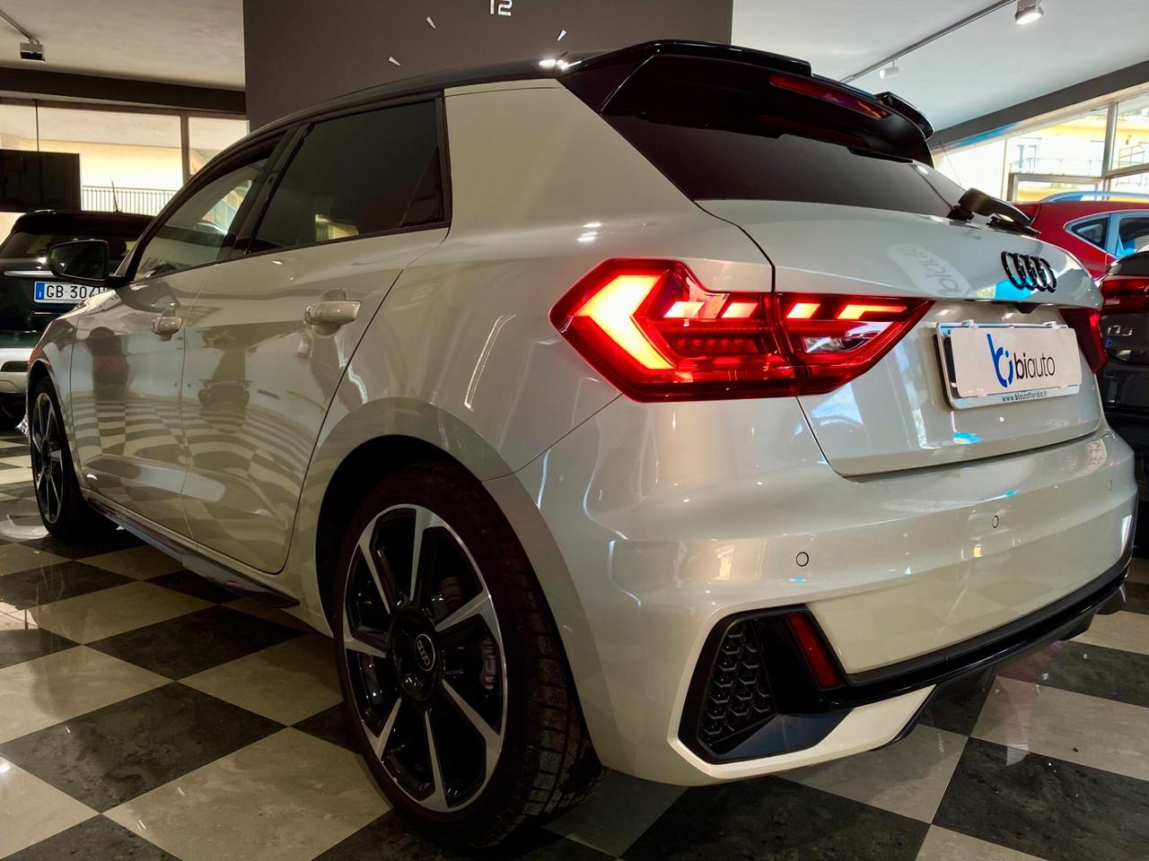 Audi A1 SPB 40 TFSI S tronic line edition-2025