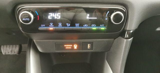 TOYOTA Yaris 1.5 Hybrid 5 porte Business