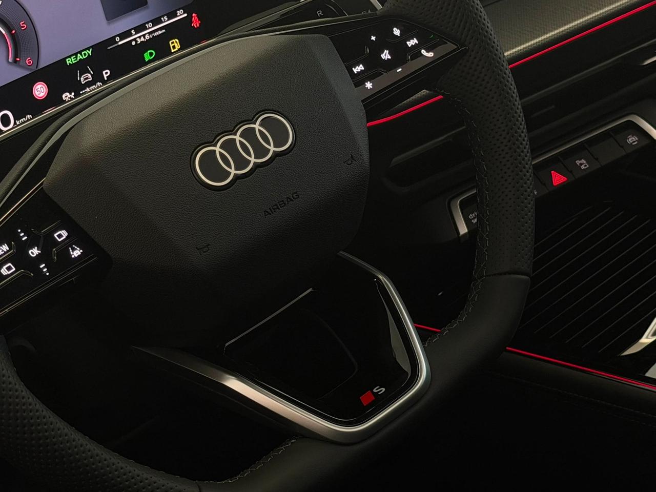 AUDI Q3 35 TDI S tronic S line edition BLACK LINE EDITION