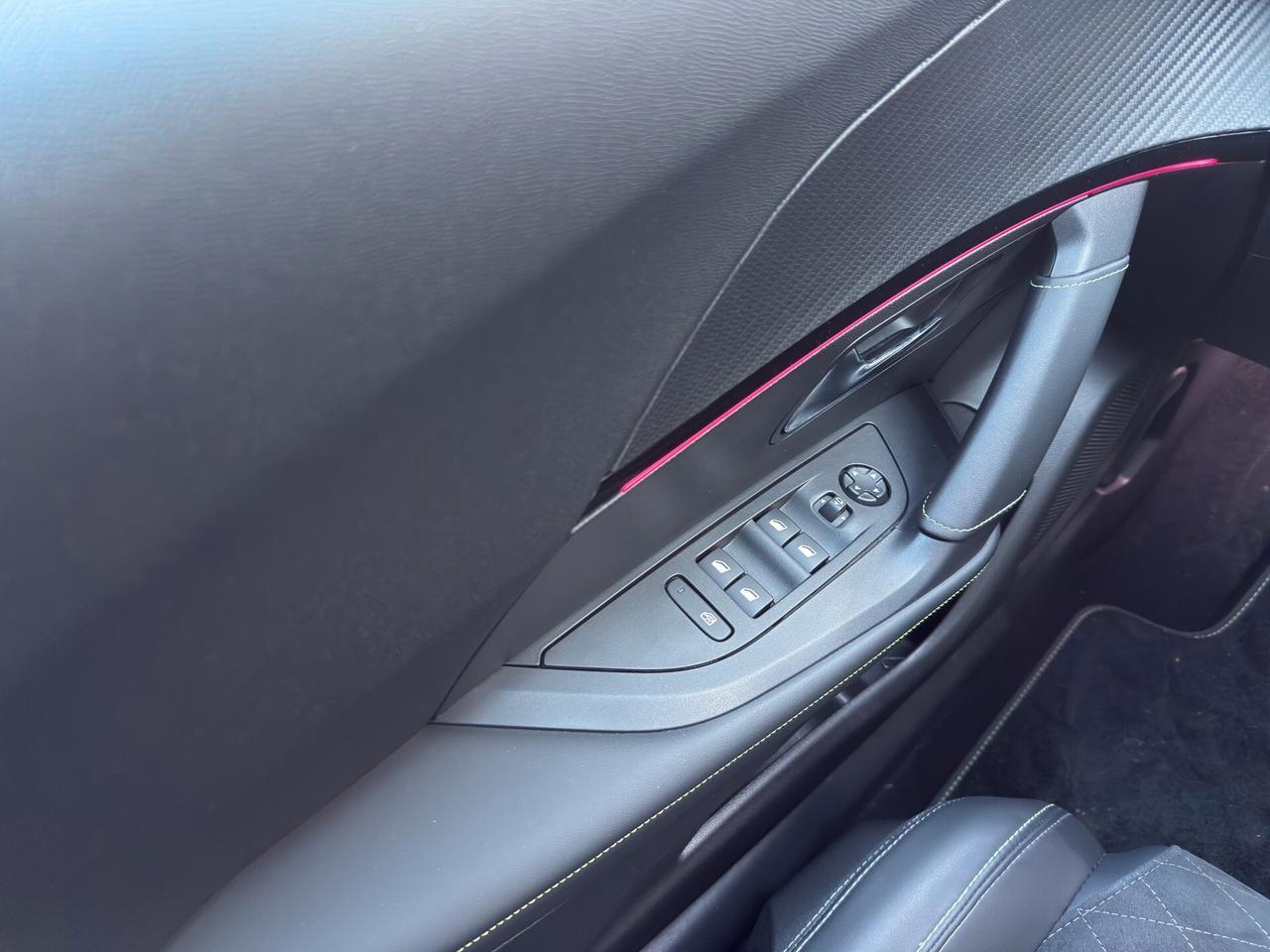 Peugeot 2008 PureTech 130 S&S EAT8 GT Pack
