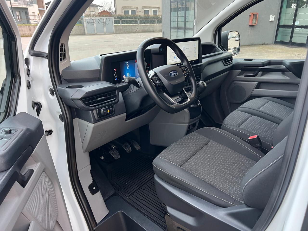 FORD TRANSIT CUSTOM PASSO LUNGO / UNICO PROPRIETARIO