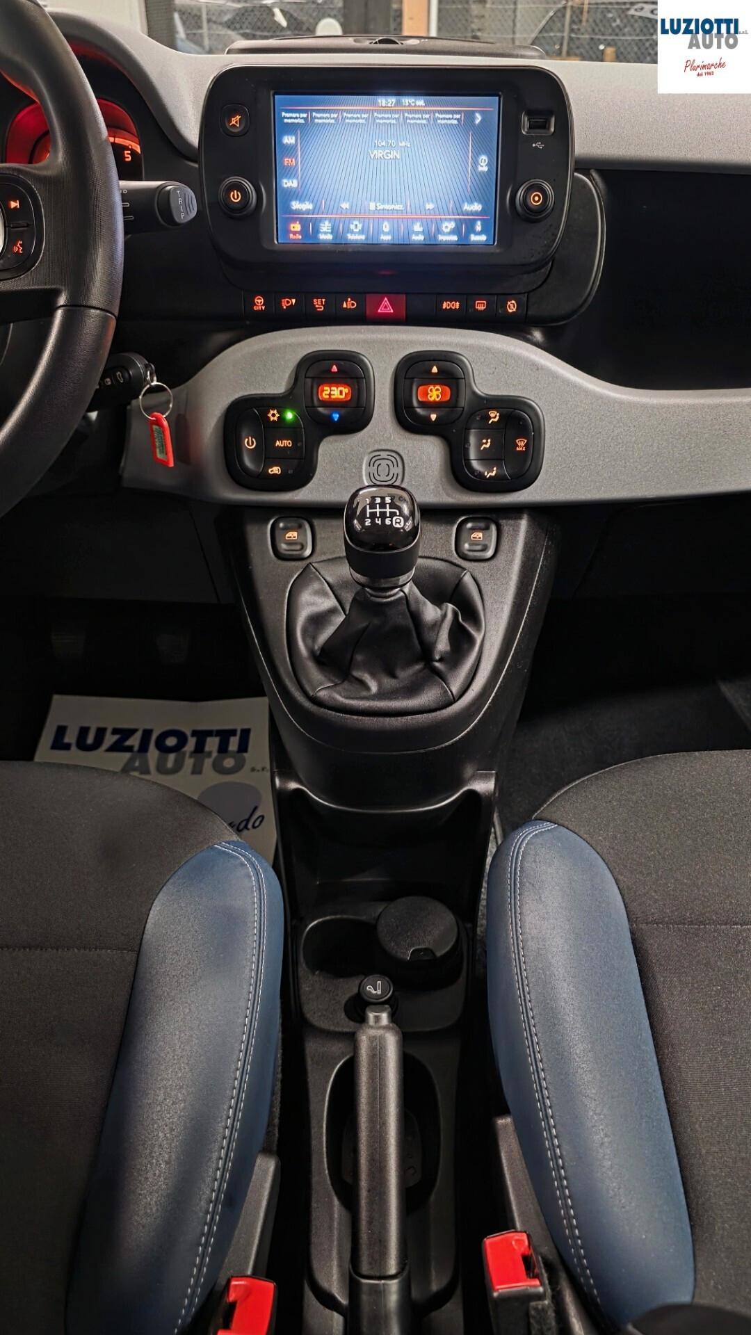 Fiat Panda CITY CROSS 1.0 HYBRID