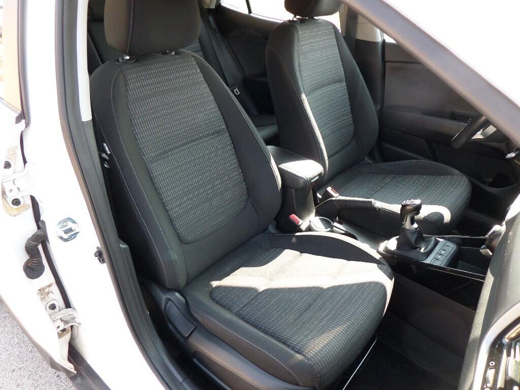 KIA STONIC 1.4 MPI ECOGPL STYLE - Navi-CarPlay-Park-Camera-Cerchi 17"