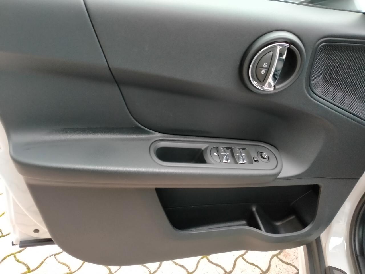 MINI One D COUNTRYMAN 1.5D 116CV AUTOMATICO NAVI / BLACK LINE KM 32000