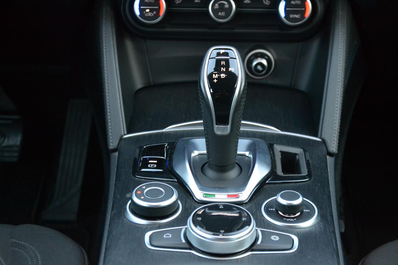 Alfa Romeo Stelvio 2.2 160CV AT8 SUPER F1+FULL LED+NAV+RCAM+PRIVACY