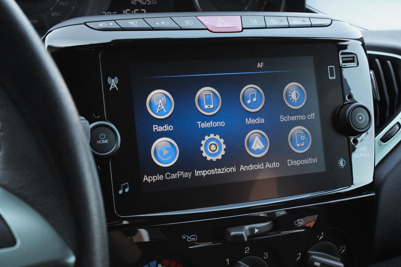 Lancia Ypsilon 1.0 FireFly 5 porte S&S Hybrid Gold Plus-OK NEOPATENTATI