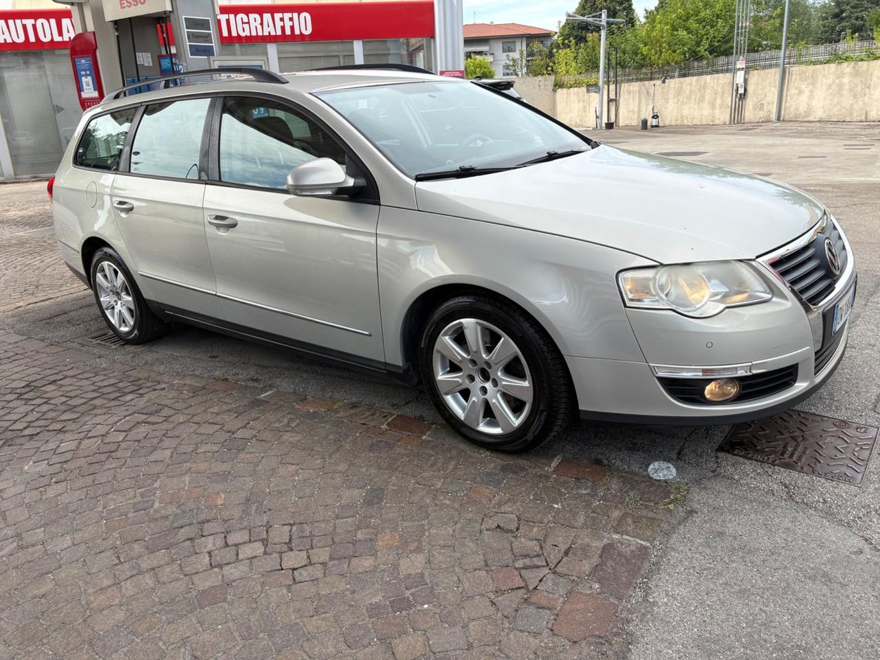 Volkswagen Passat 2.0 TDI . Highline