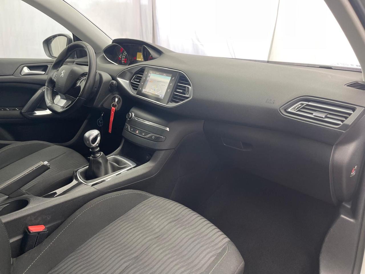 Peugeot 308 BlueHDi 120 S&S EAT6 Business