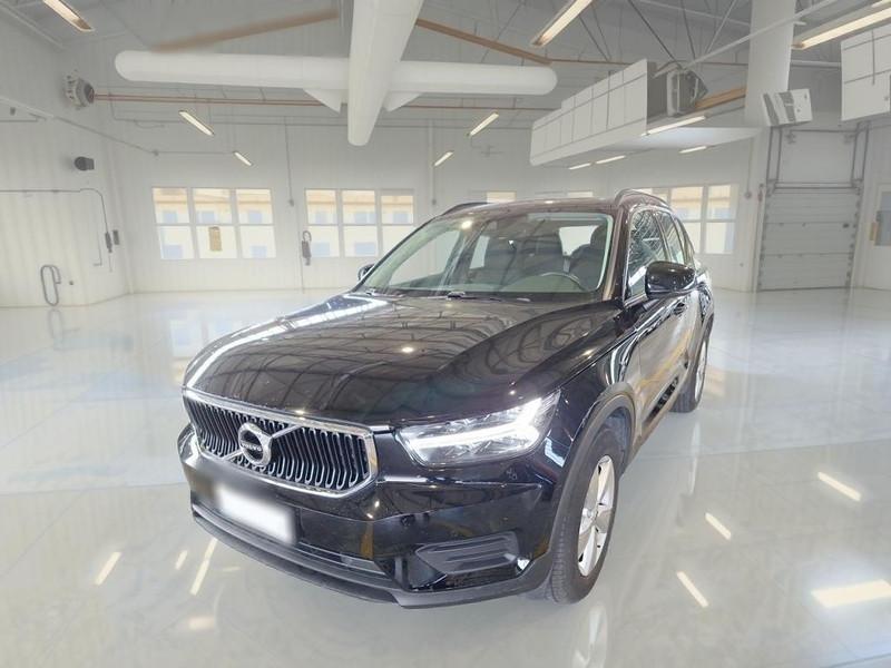 VOLVO XC40 T2 automatico Momentum Core