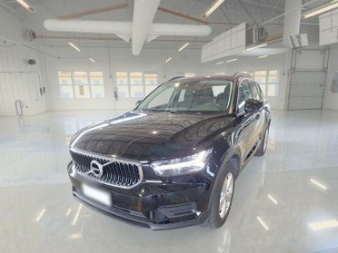 VOLVO XC40 T2 automatico Momentum Core