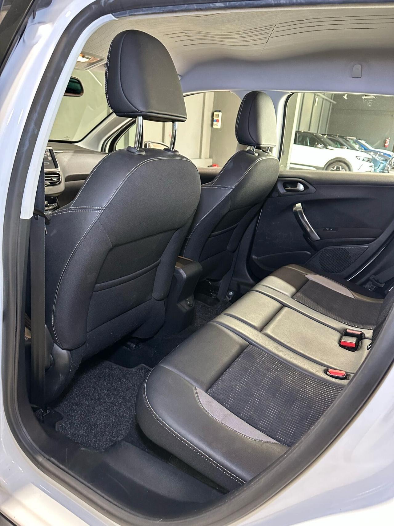 Peugeot 2008 PureTech 1.2 82 Allure 12V