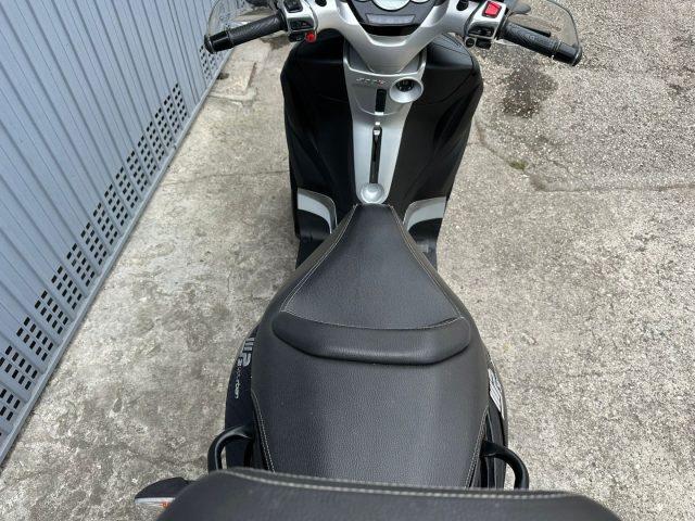 PIAGGIO MP3 LT 300 Yourban patente B