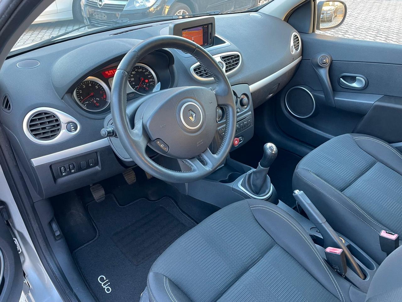 Renault Clio 1.2 16V 5 porte Luxe IDONEA NEOPATENTATI