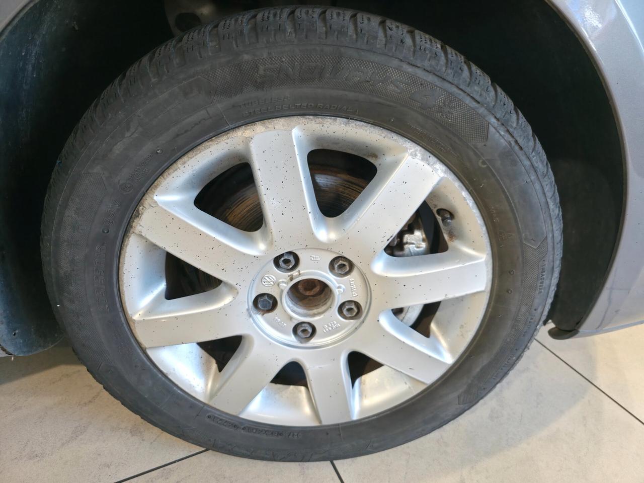 Volkswagen Touran (GANCIO TRAINO)