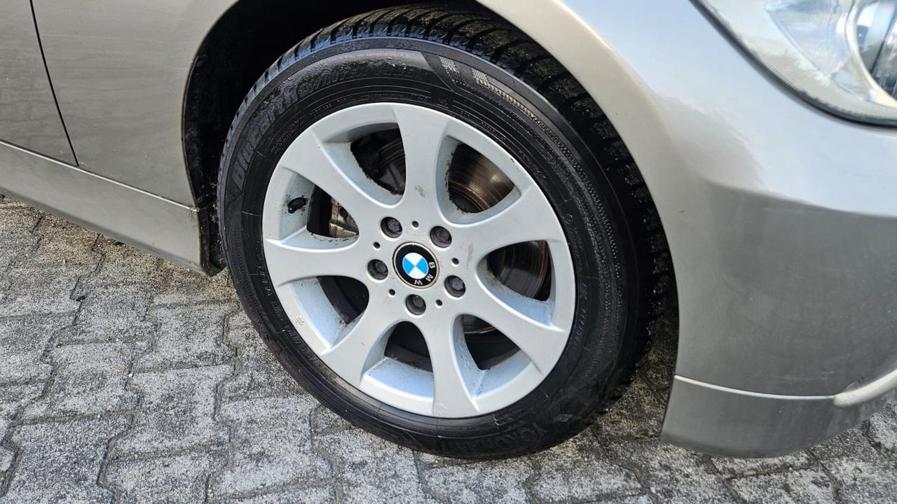 Bmw 320d 177CV E91 MOTORE BATTE !