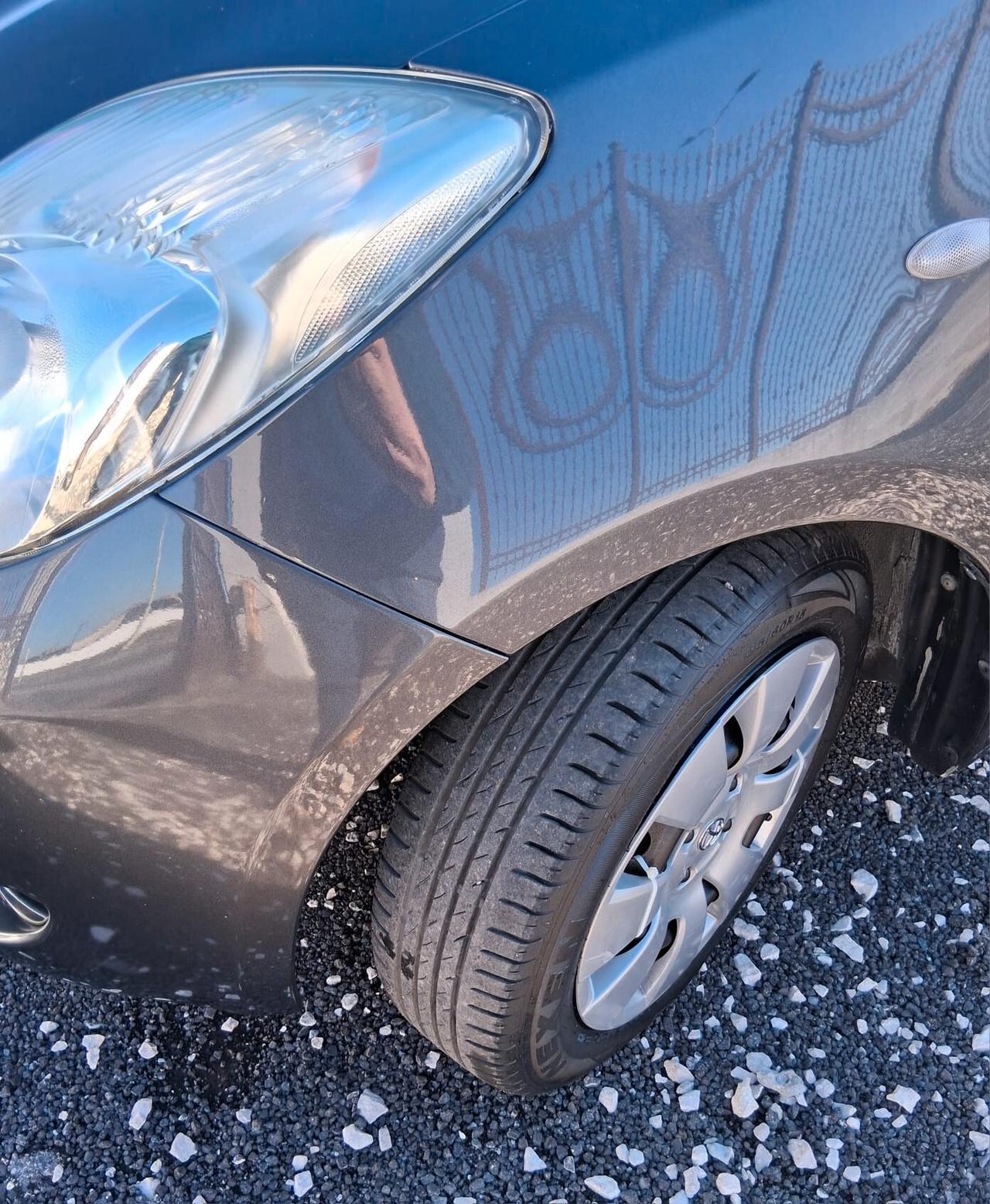 Toyota Yaris 1.0 5 porte Sol