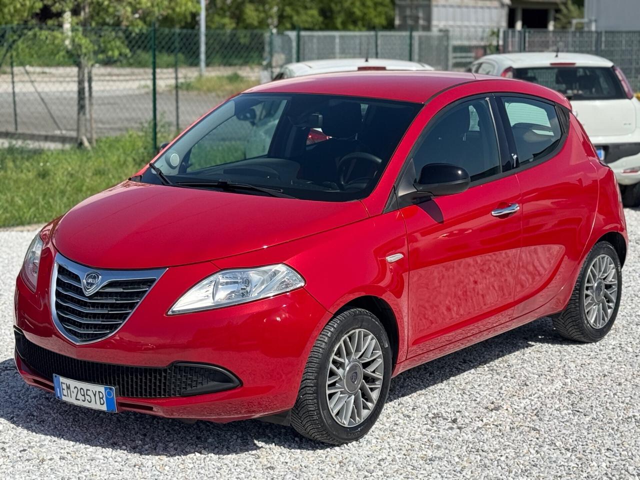 Lancia Ypsilon 1.2 69 CV Ok-Neopatentati