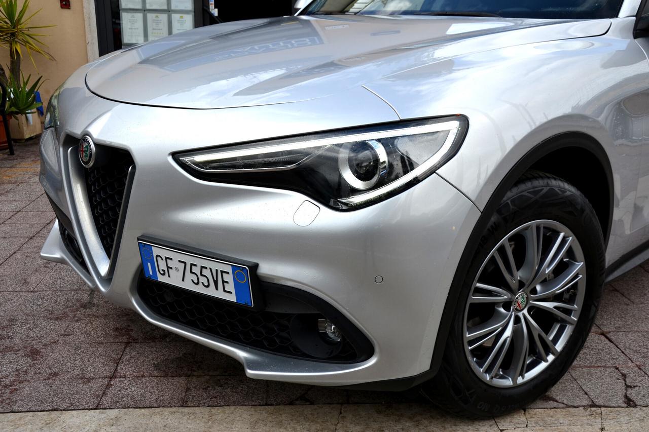 Alfa Romeo Stelvio 2.2 160CV AT8 *FULL LED+NAVI+PDC+RCAM+F1+PRIVACY*