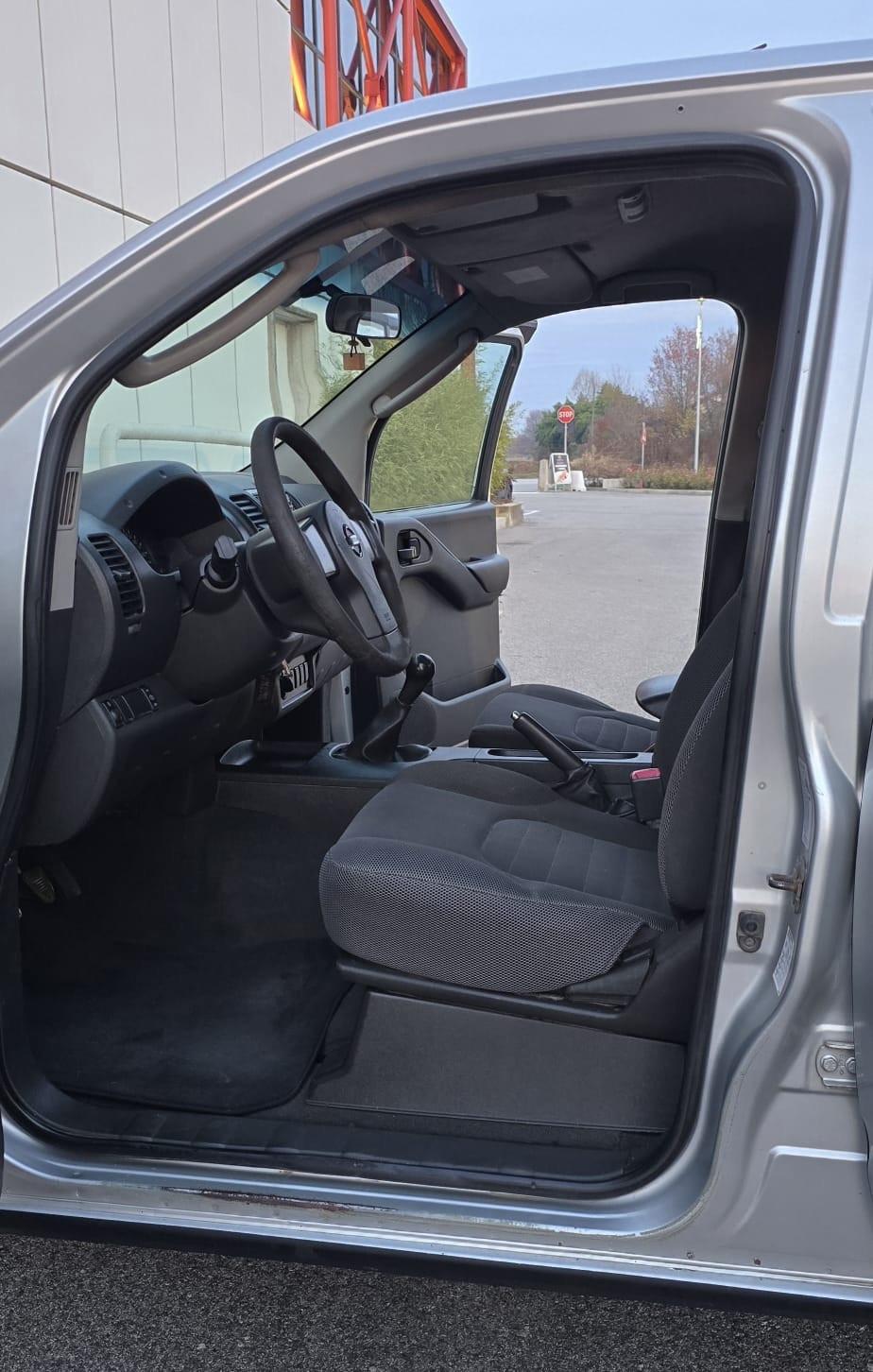 Nissan Navara 2.5 dCi 4 porte Double Cab XE