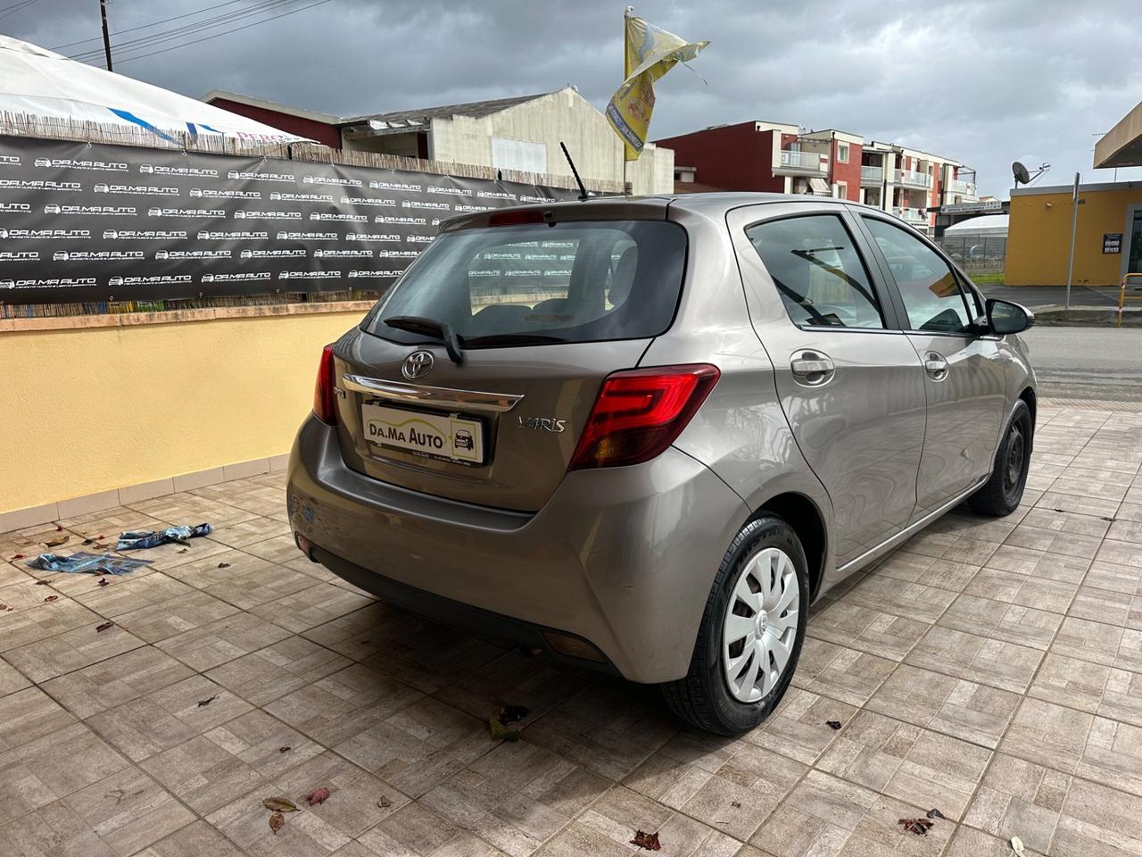 Toyota Yaris 1.0 5 porte Active 2015