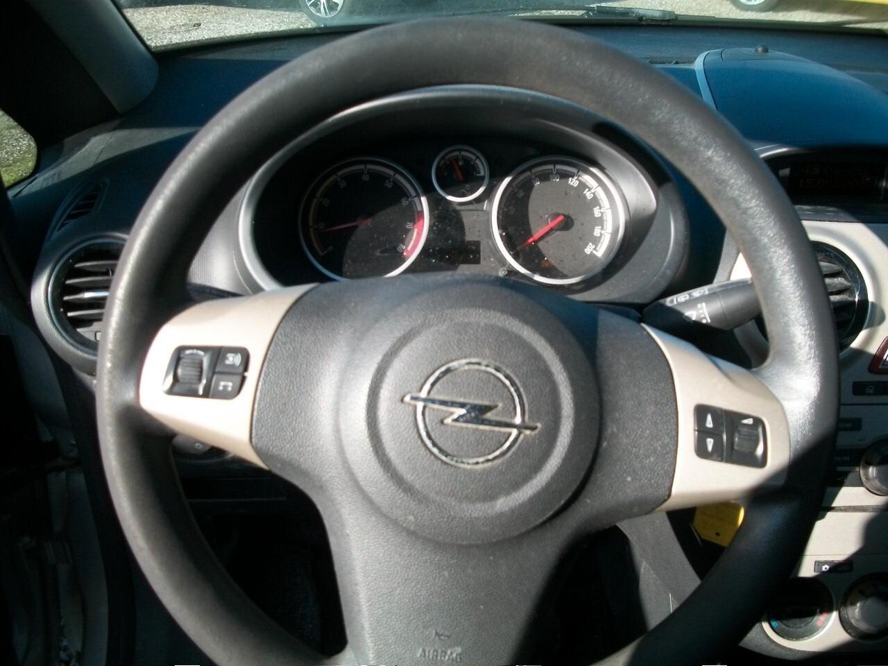 Opel Corsa 1.2 5 porte Enjoy 05 PORTE SI NEOPATENTATI CC 1229 EURO 04 BENZINA GARANZIA UN ANNO